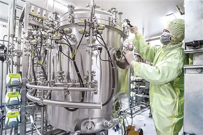 觀察丨新冠疫苗研發(fā)的中國路徑 從應(yīng)急攻關(guān)到全球公共產(chǎn)品的創(chuàng)新實踐